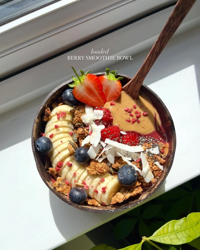Berry Banana Smoothie Bowls