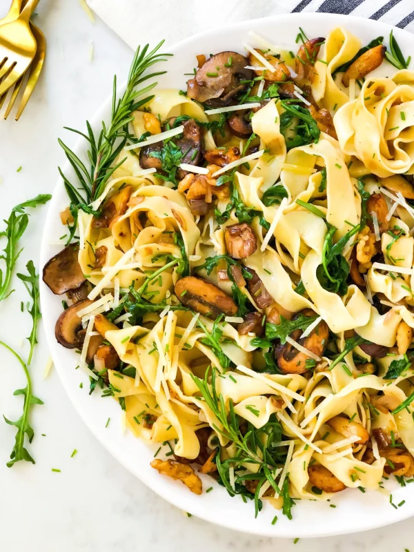 Garlic Oil Pasta with Arugula