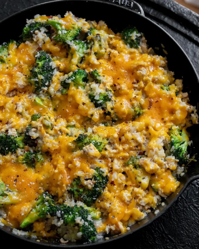 Cheesy Broccoli Chicken Rice Casserole