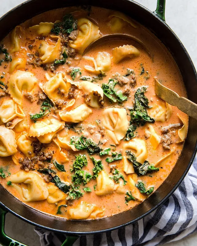 Creamy Tomato Tortellini Soup